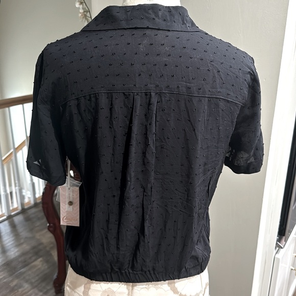 Candie’s Black blouse with short sleeve collar with buttons on front - Picture 4 of 11
